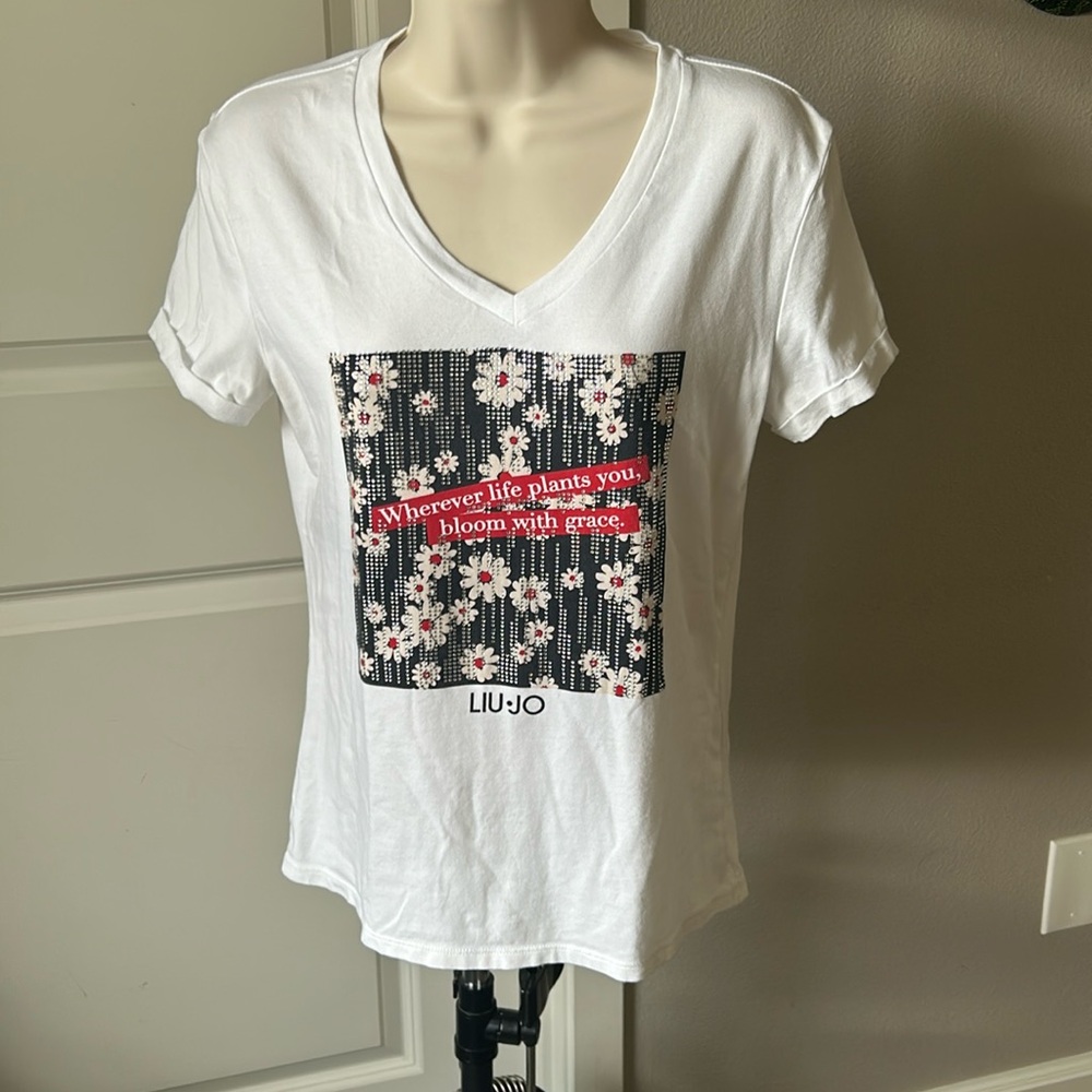 White t-shirt